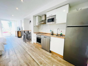Central Torremolinos Garden Apartment - Sea Views